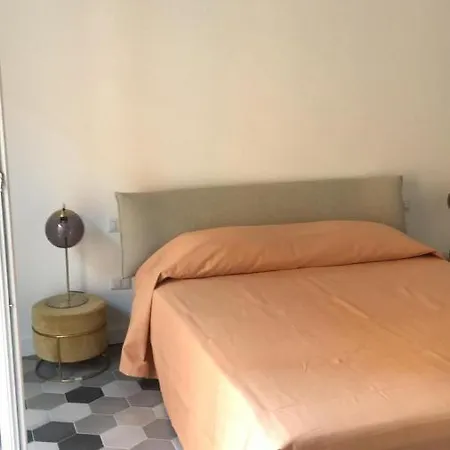 Chiesa Russa Oda ve Kahvaltı Bari