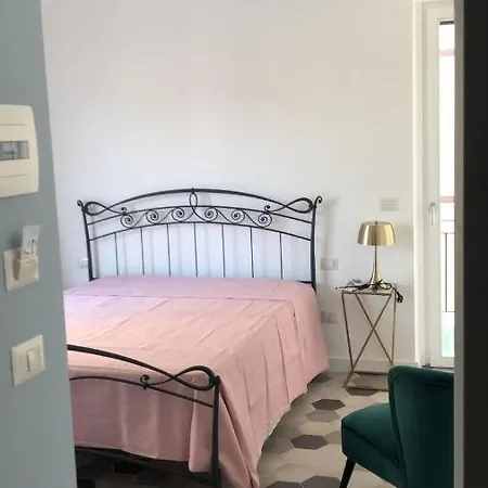 Oda ve Kahvaltı Chiesa Russa Bari